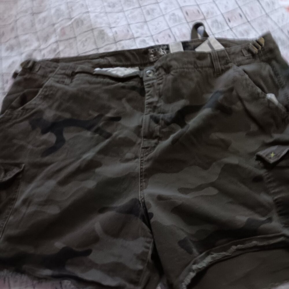 Terrace sky camouflage shorts